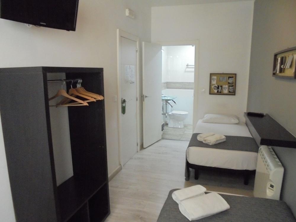 Hostal Easy Sants