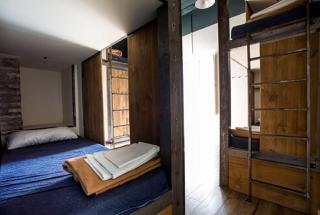Black Swan Hostel Sevilla