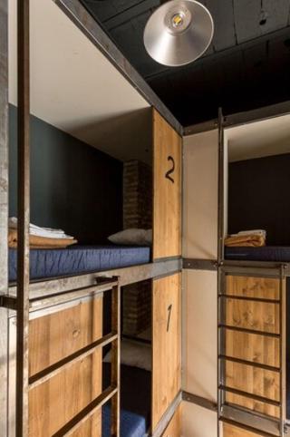 Black Swan Hostel Sevilla