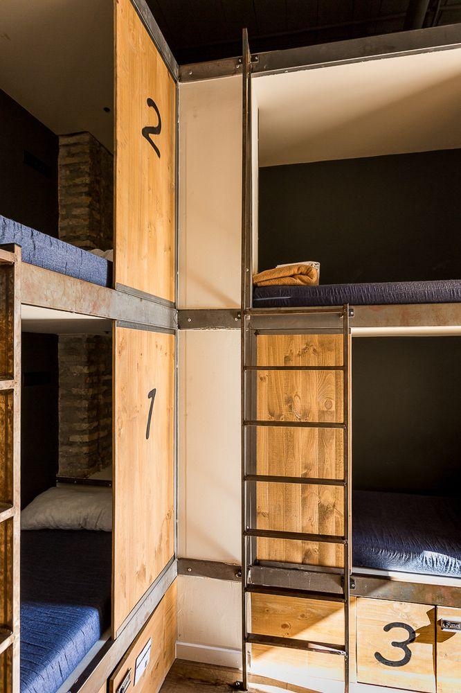Black Swan Hostel Sevilla