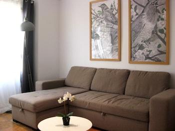 Flats Friends Nave