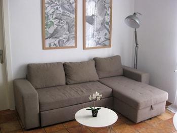 Flats Friends Nave