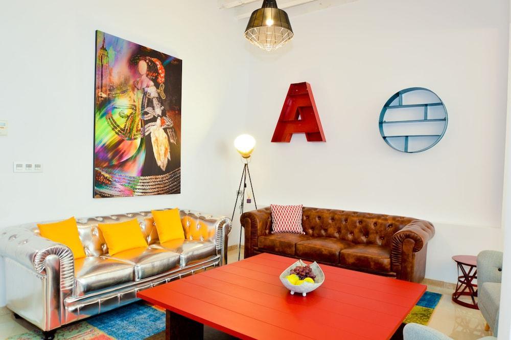 The Zentral Arenal Suites