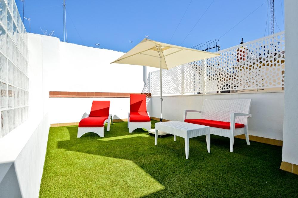 The Zentral Arenal Suites
