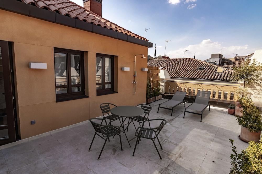 Plaza Mayor Suites & Apartments