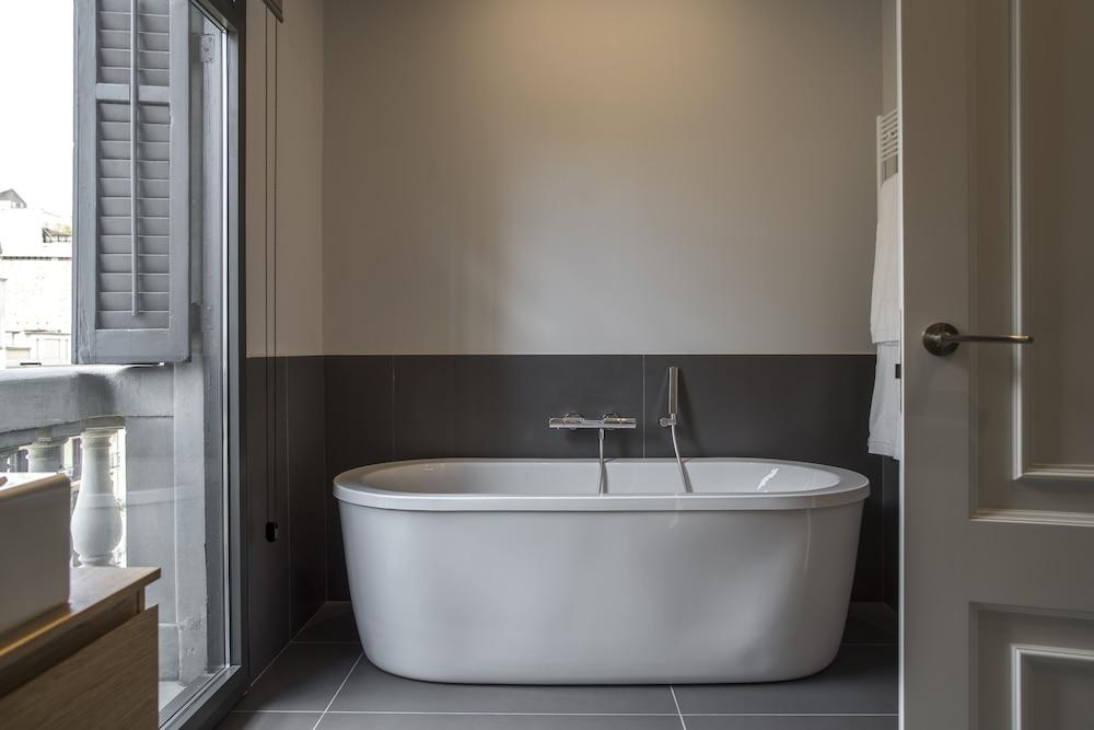 Casagrand Luxury Apartments Barcelona
