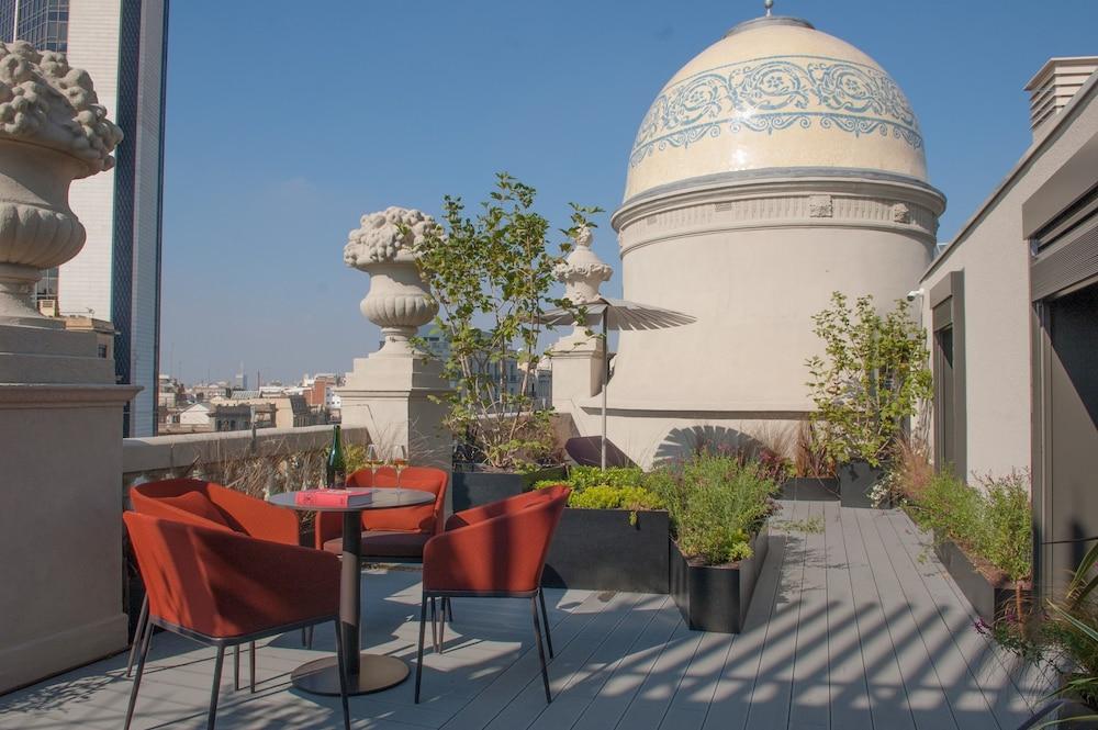 Casagrand Luxury Apartments Barcelona