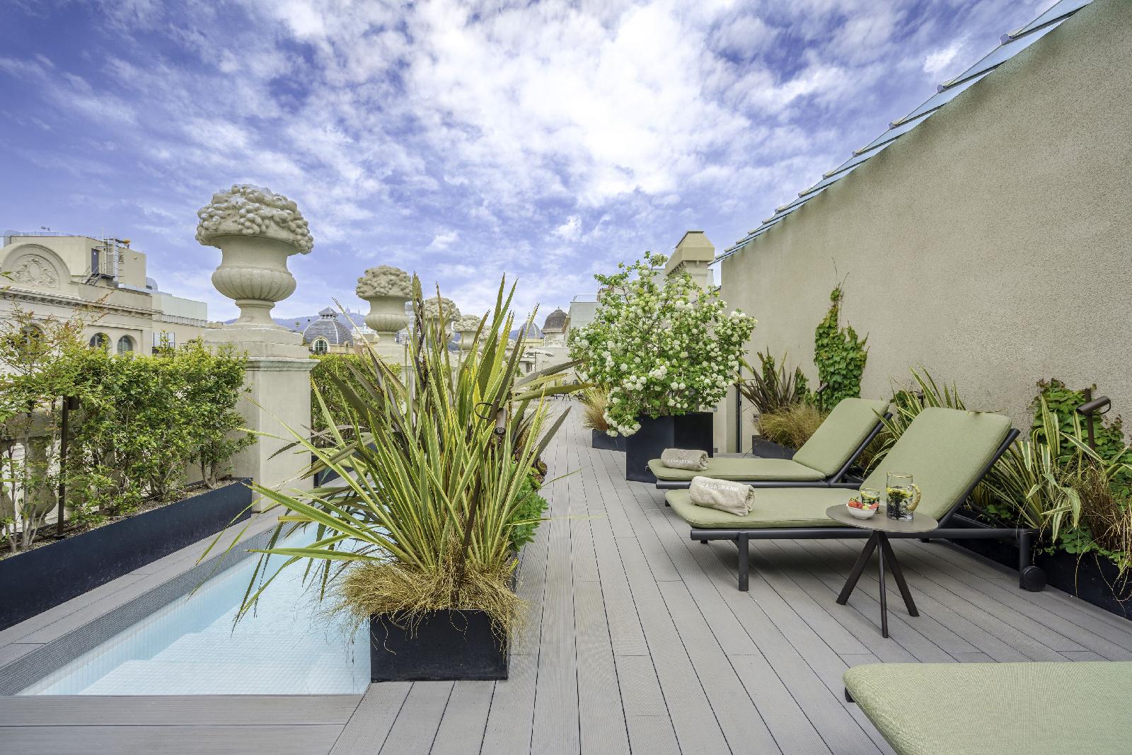 Casagrand Luxury Apartments Barcelona
