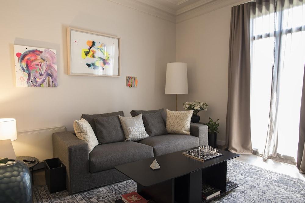 Casagrand Luxury Apartments Barcelona