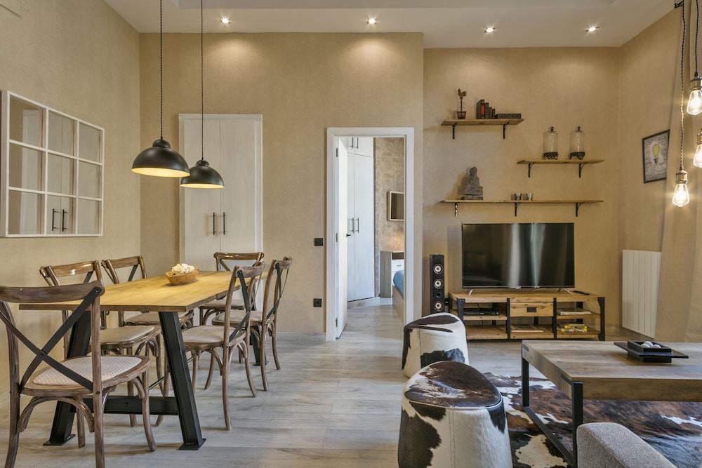Midtown Luxury Apartments
