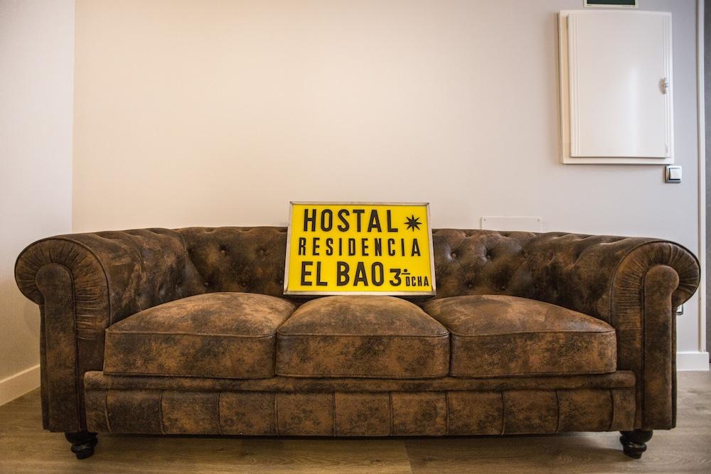 Hola Rooms