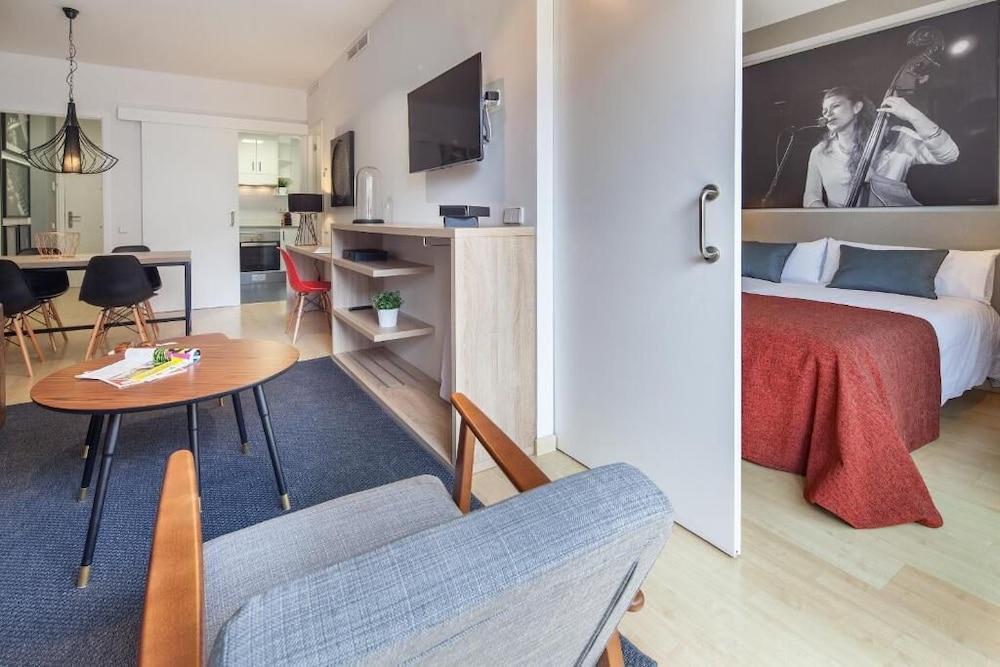 Habitat Apartments Hot Jazz
