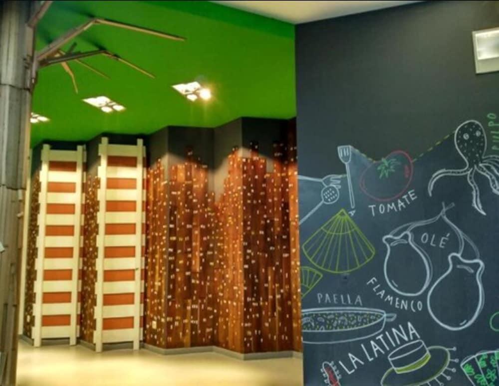 Motion Chueca Hostel