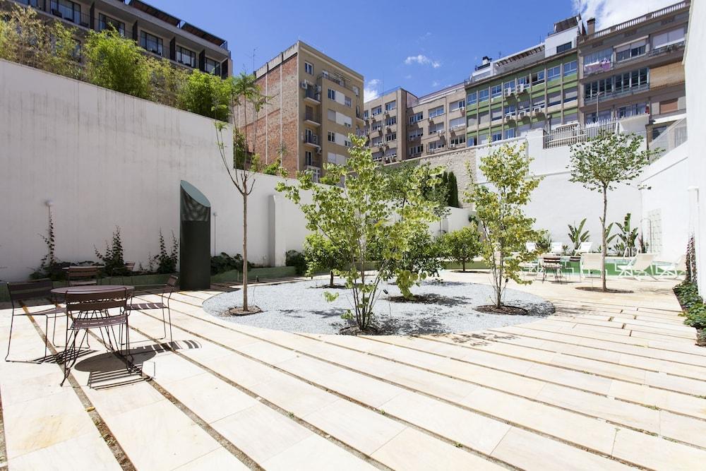 Aspasios City Oasis Apartments