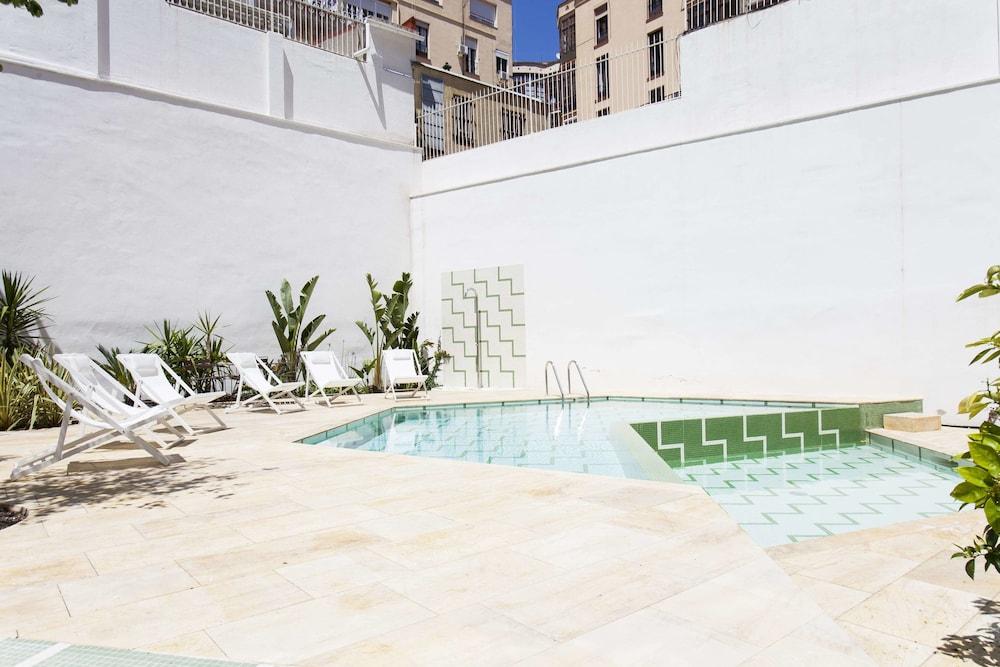 Aspasios City Oasis Apartments