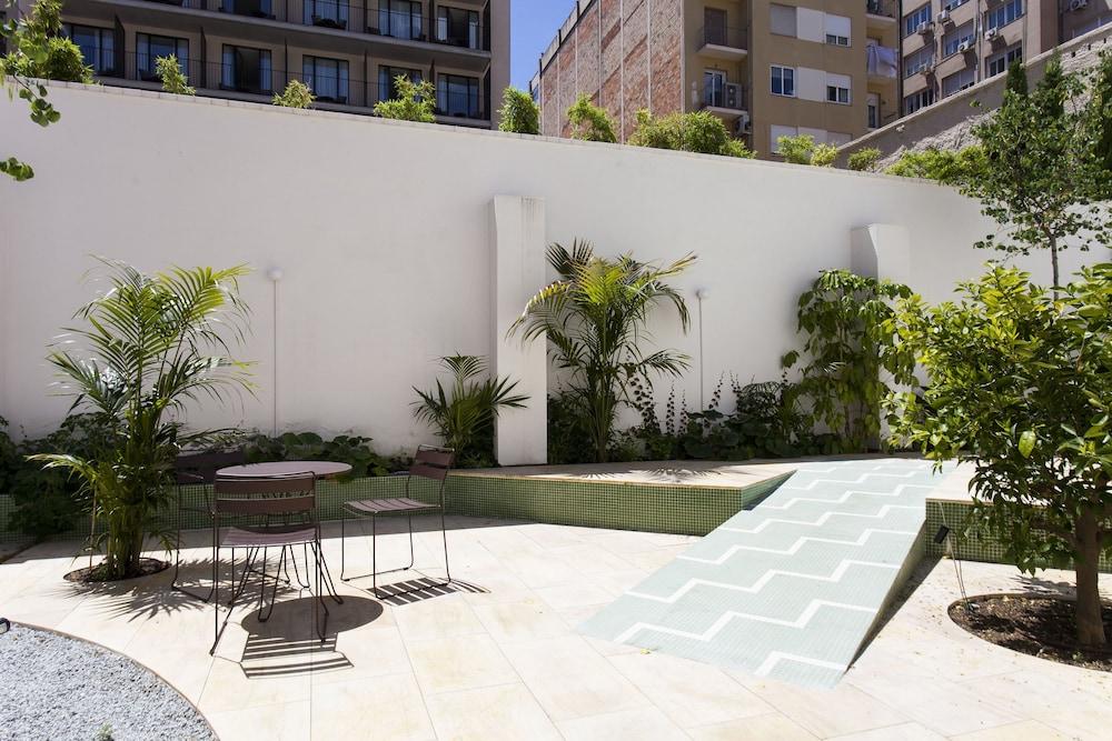 Aspasios City Oasis Apartments