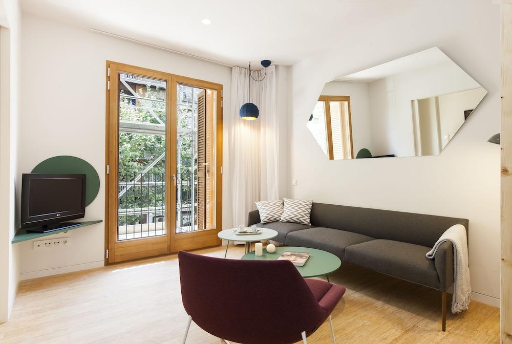Aspasios City Oasis Apartments
