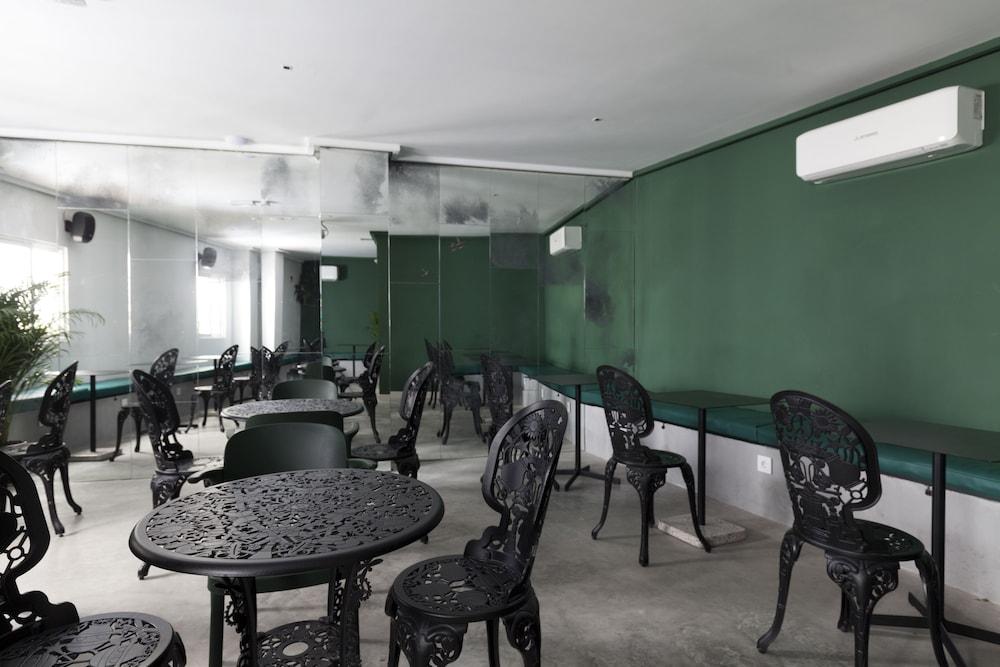 2060 The Newton Hostel