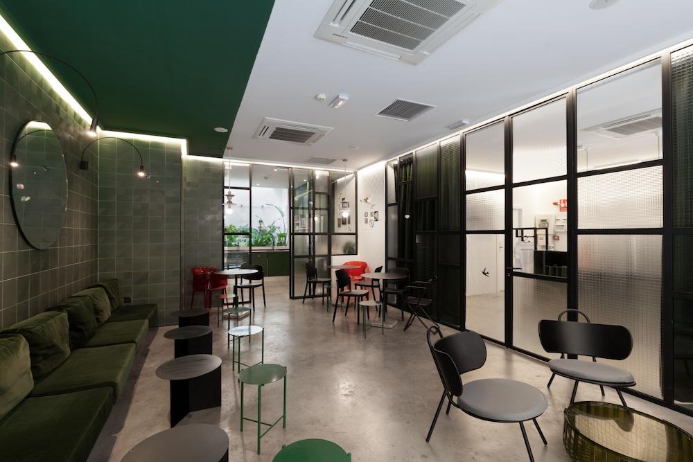 2060 The Newton Hostel