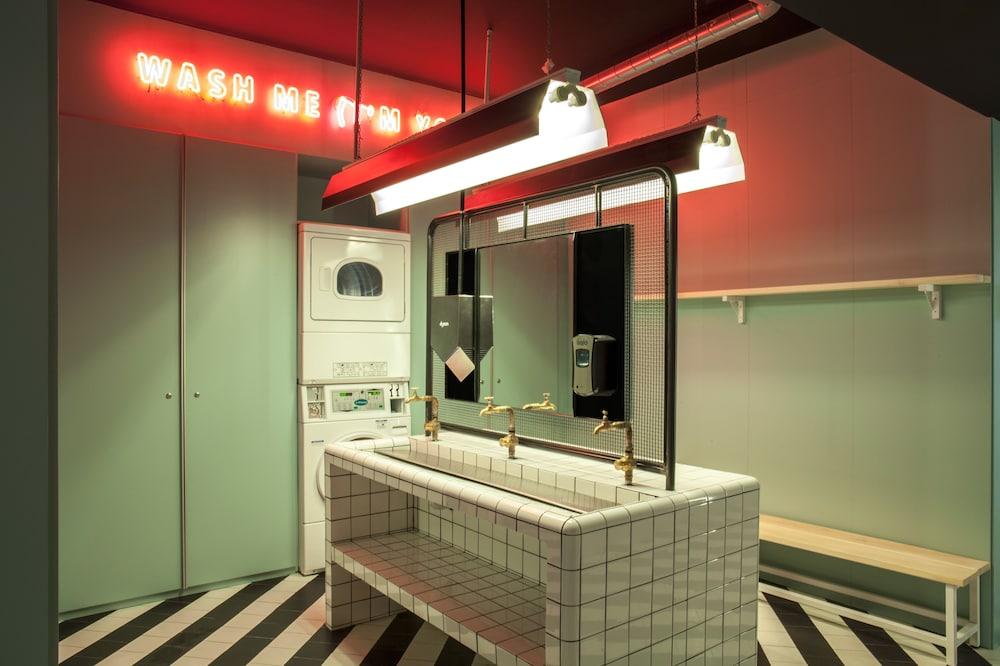 Bastardo Hostel