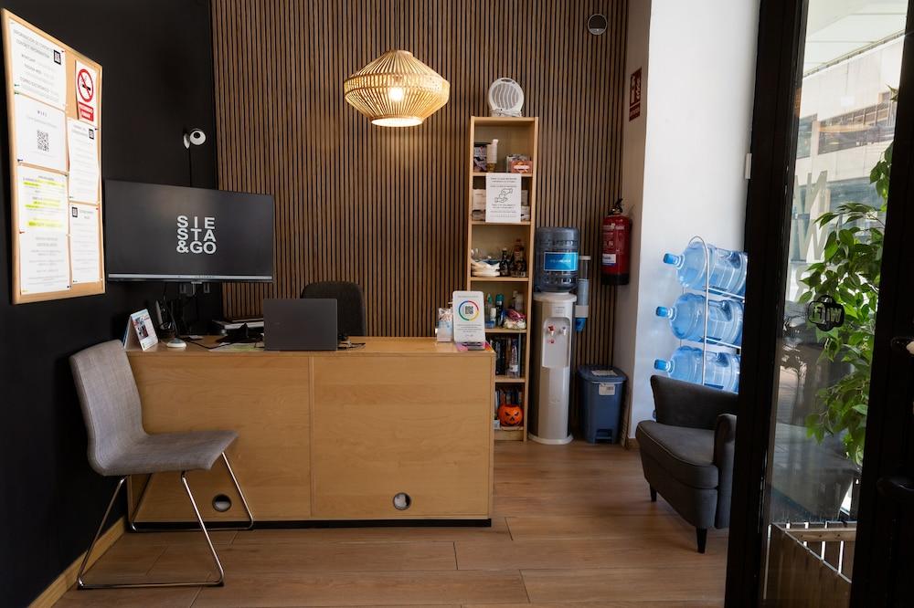 Siesta & Go - Hostel