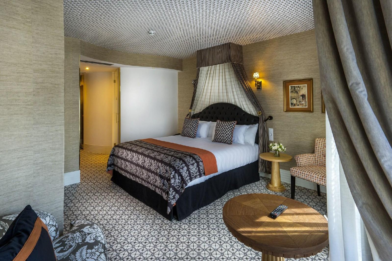 The First One Hotel Preciados