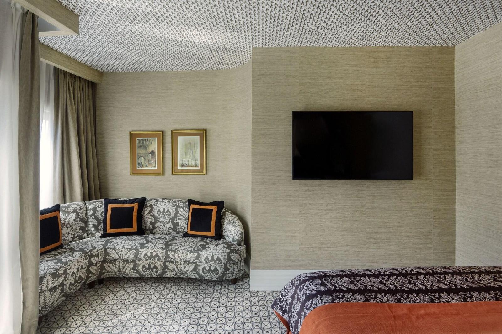 The First One Hotel Preciados
