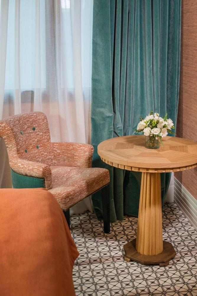The First One Hotel Preciados