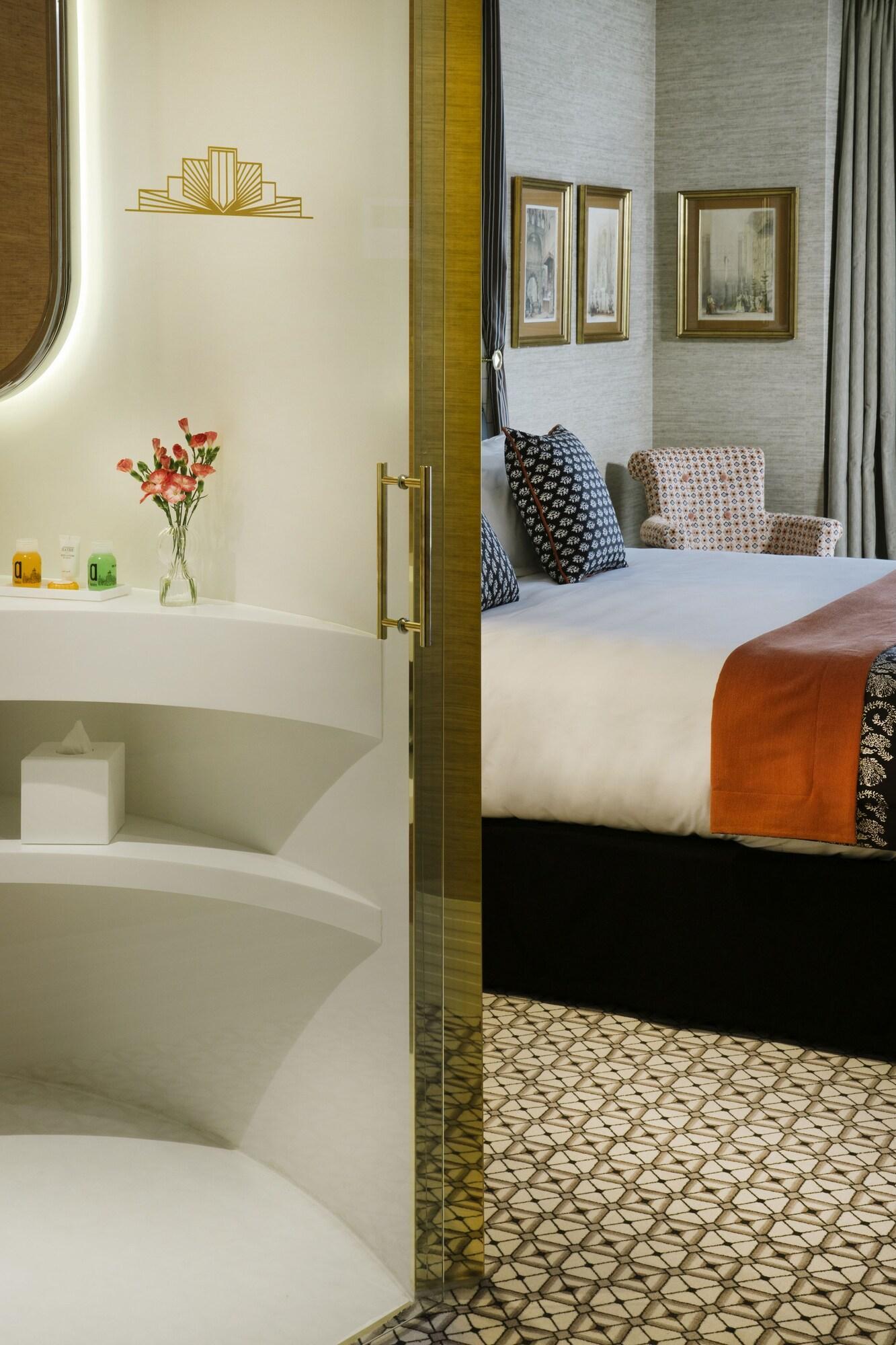 The First One Hotel Preciados