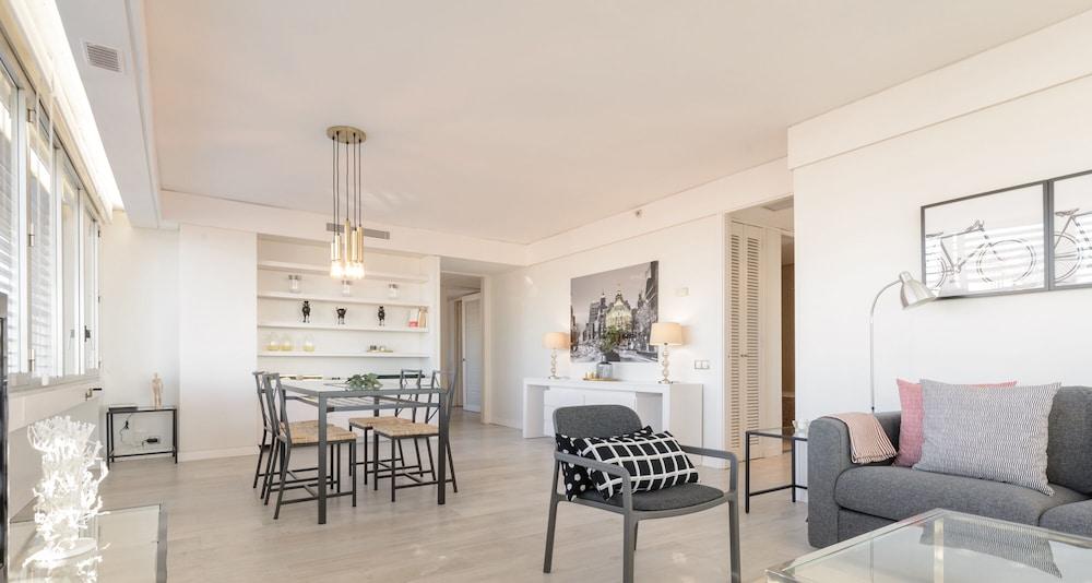 Charming Eurobuilding 2 Luxury