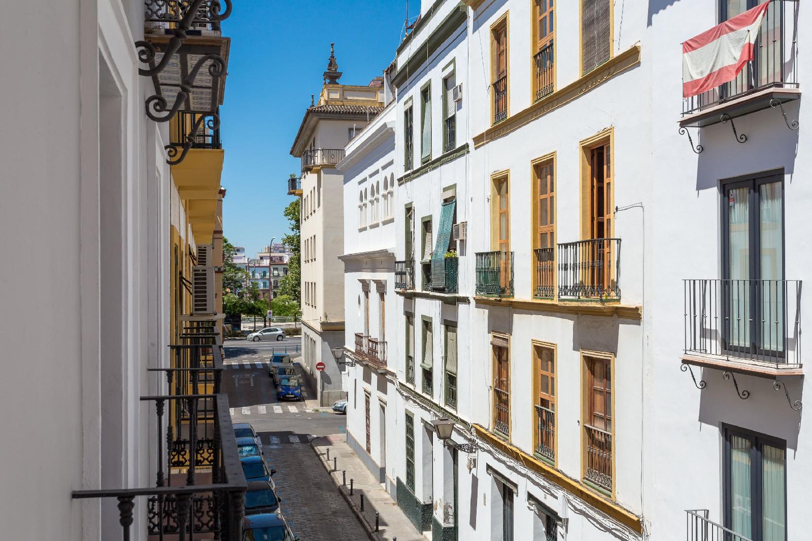 Eleven Apartments Real De La Carretería, By Homing U