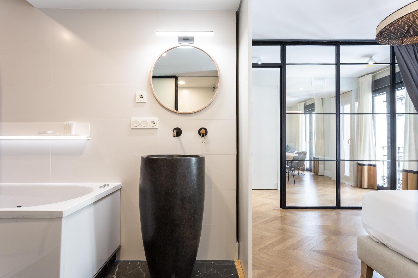 Eleven Apartments Real De La Carretería, By Homing U