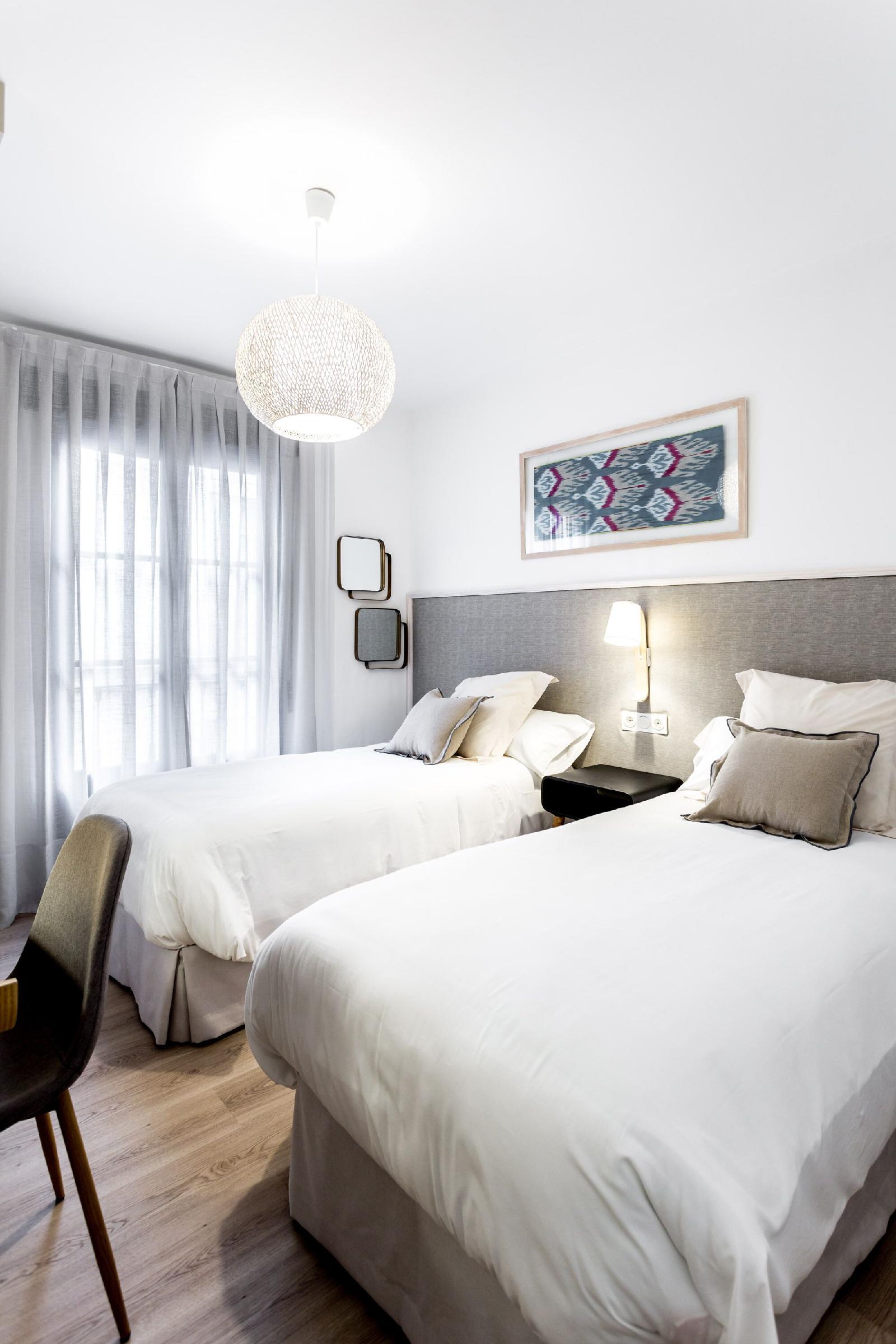 Eleven Apartments Real De La Carretería, By Homing U