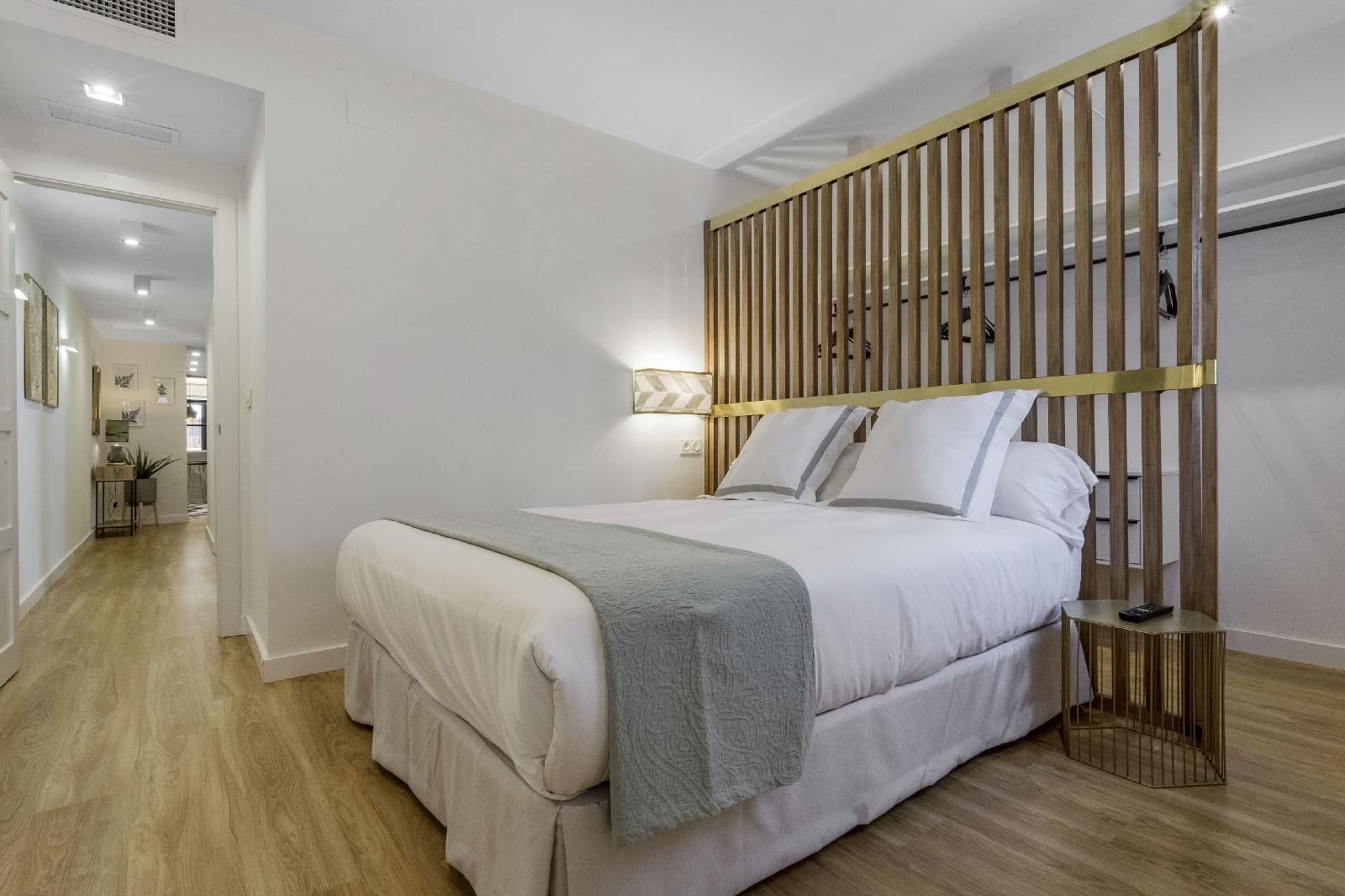 Eleven Apartments Real De La Carretería, By Homing U