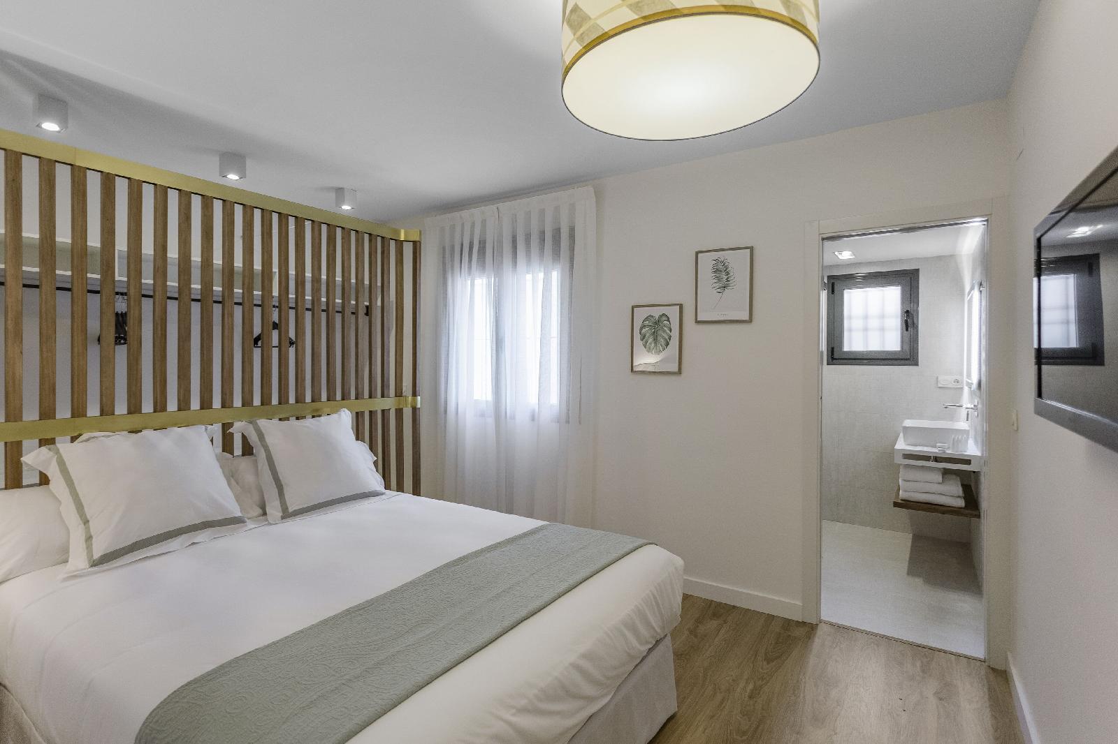 Eleven Apartments Real De La Carretería, By Homing U