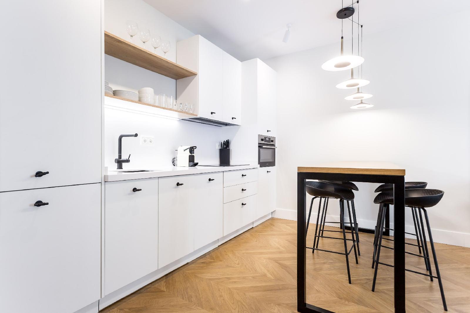 Eleven Apartments Real De La Carretería, By Homing U