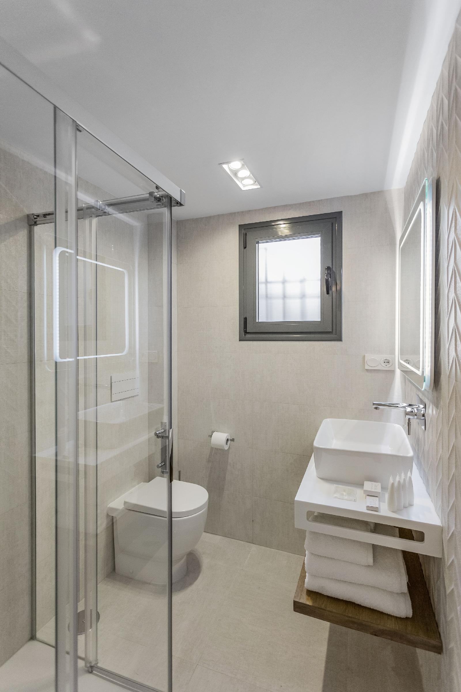 Eleven Apartments Real De La Carretería, By Homing U