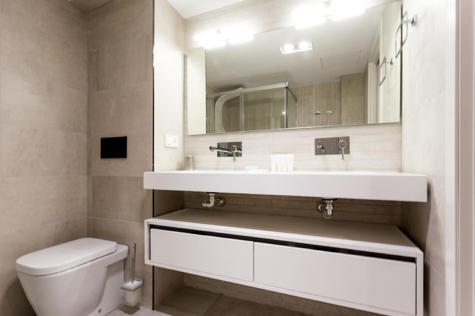 Eleven Apartments Real De La Carretería, By Homing U