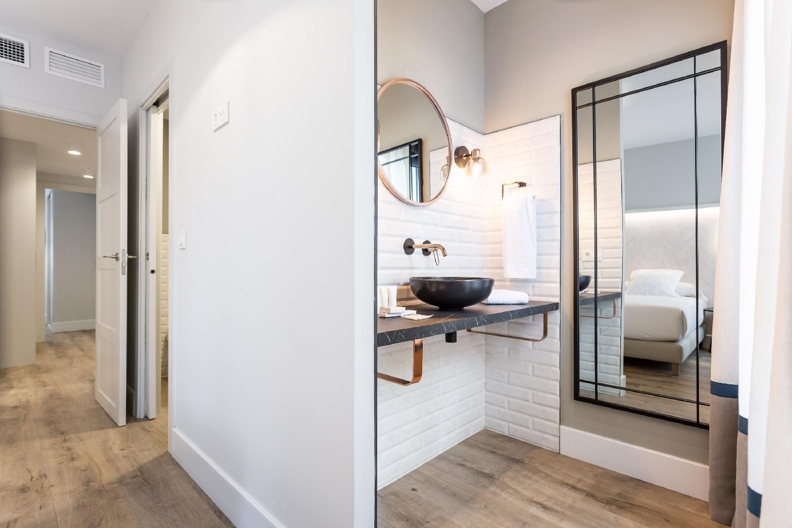 Eleven Apartments Real De La Carretería, By Homing U