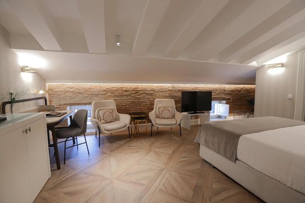 Myr Palacio Vallier