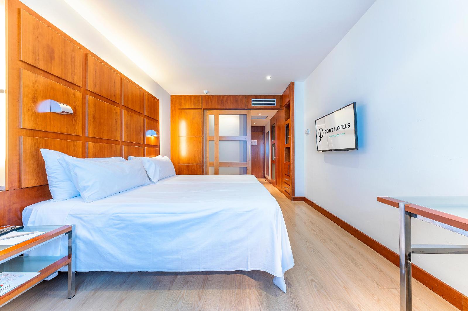 Port Valencia Azafata Hotel