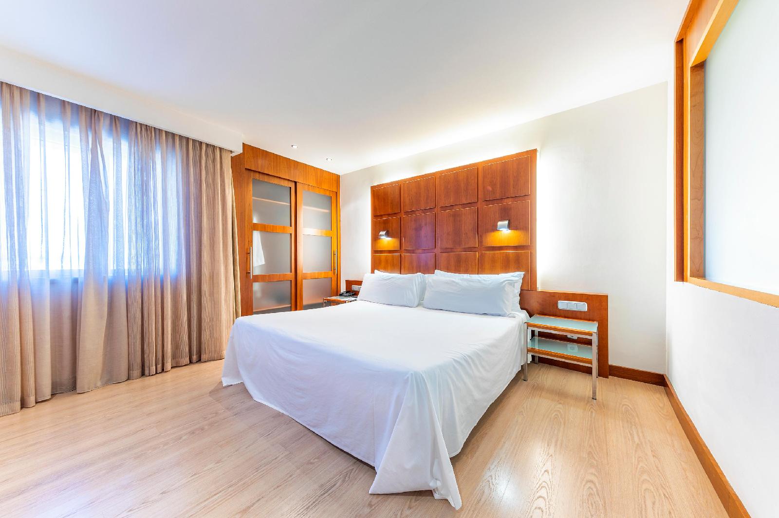 Port Valencia Azafata Hotel