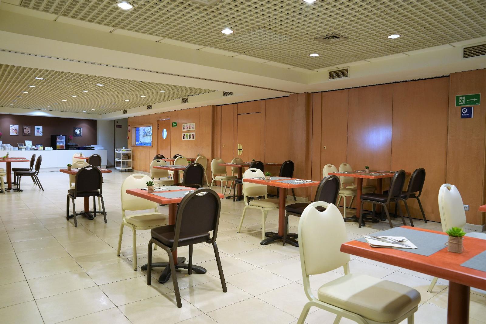 Port Valencia Azafata Hotel