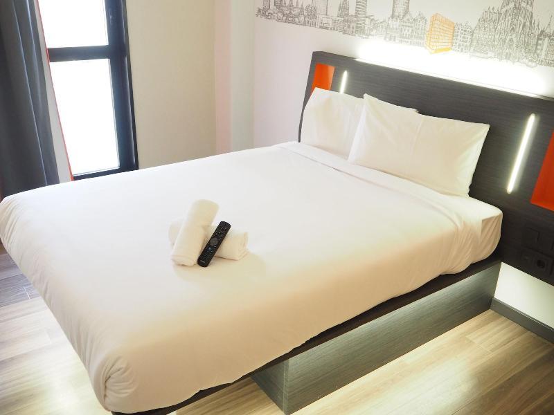 Easyhotel Barcelona Fira