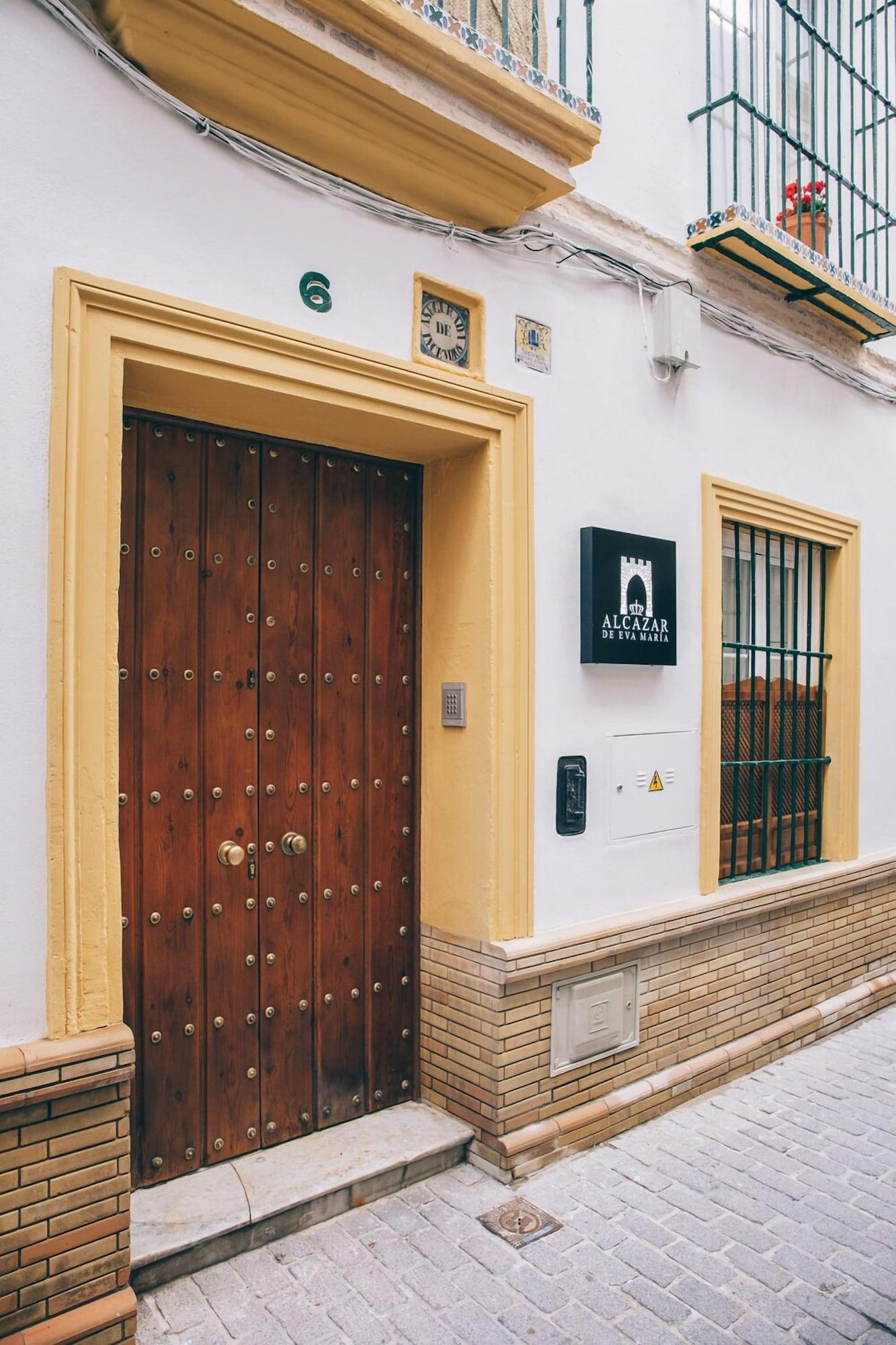 Alcázar De María