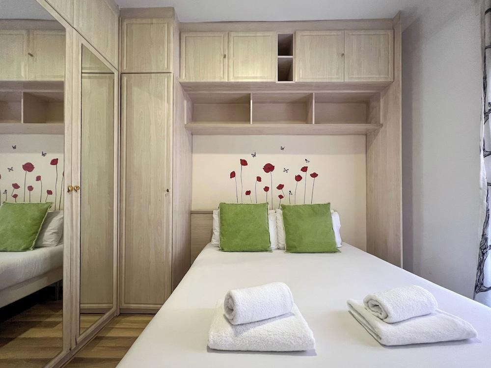 Stay U-Nique Apartment Sardenya Ii