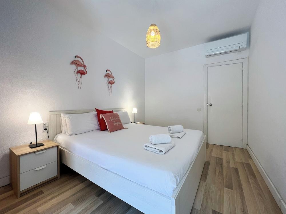 Stay U-Nique Apartment Sardenya Ii