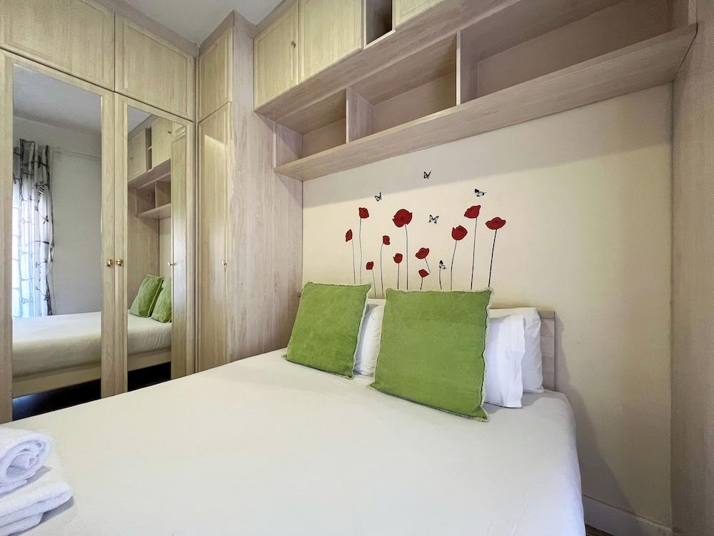 Stay U-Nique Apartment Sardenya Ii