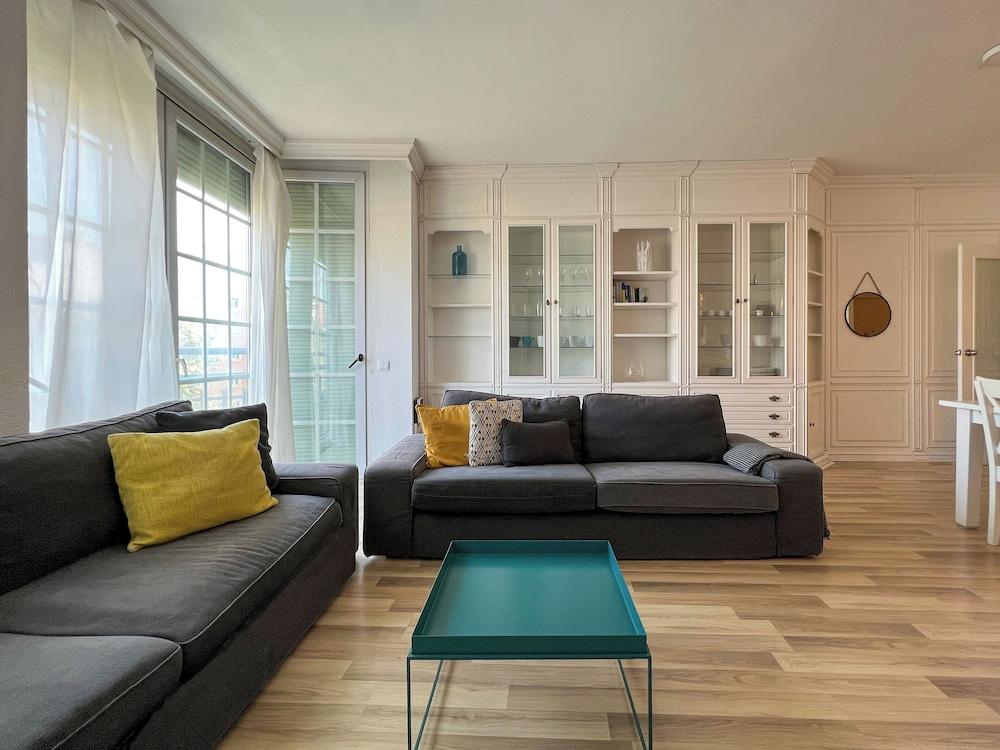 Stay U-Nique Apartment Sardenya Ii