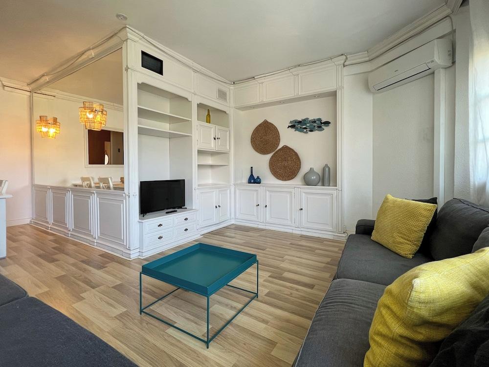 Stay U-Nique Apartment Sardenya Ii